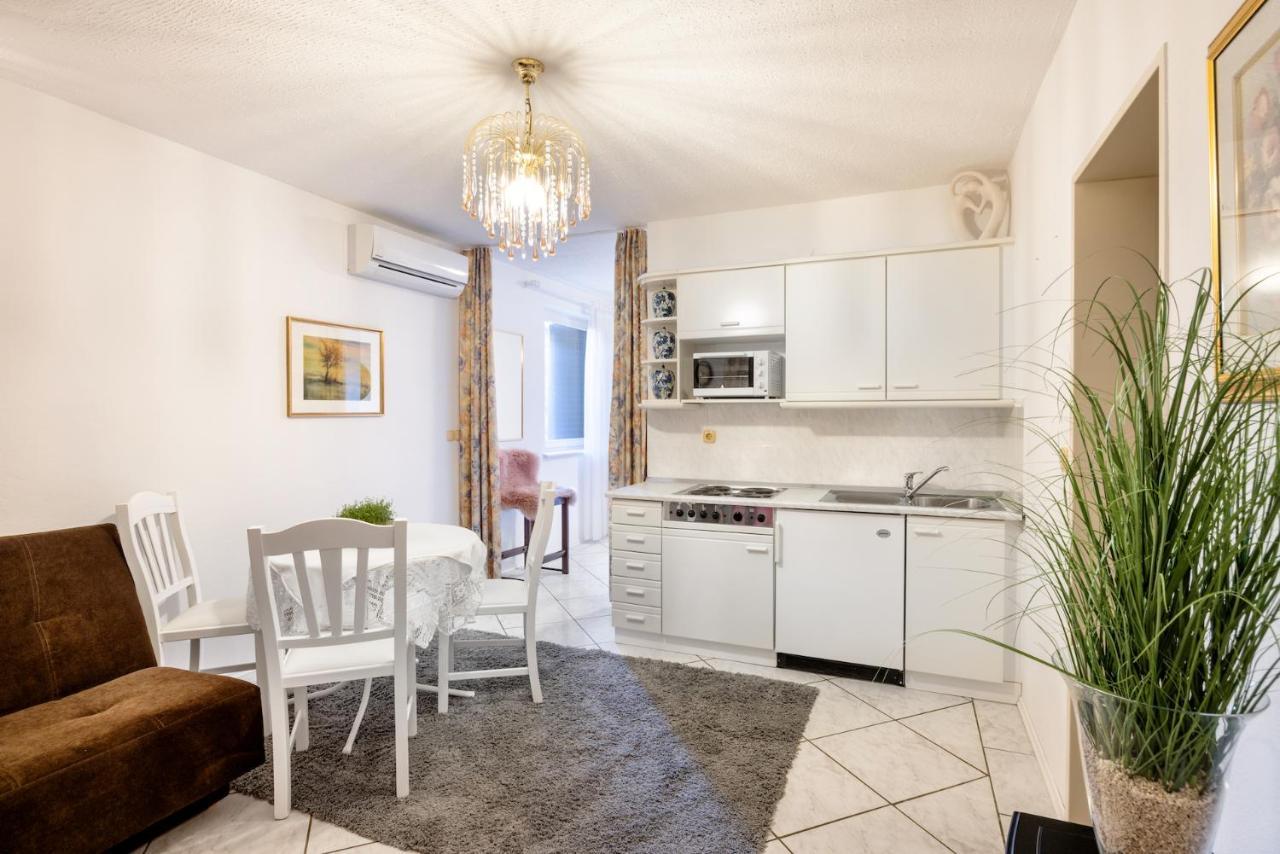Apartment Ladka *